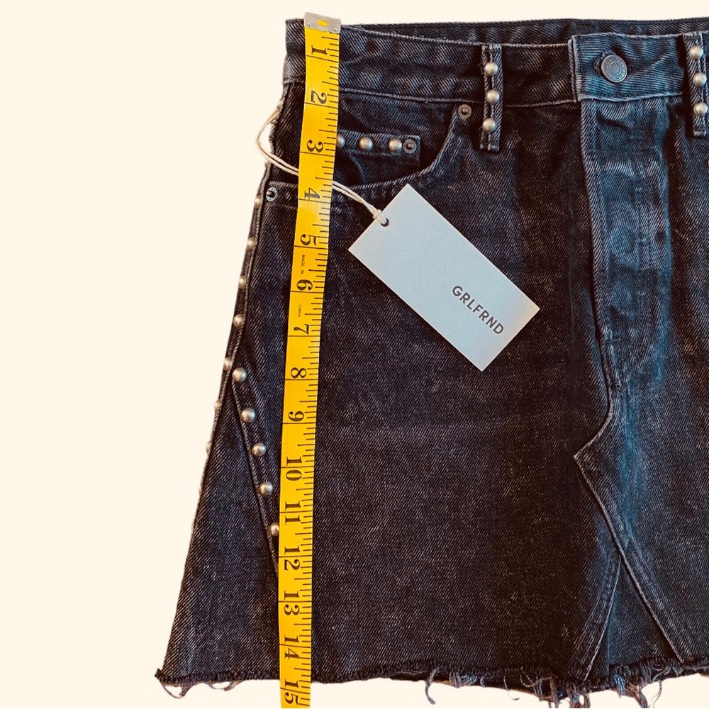 NWT GRLFRND denim eva studded black denim miniskirt, color stevi size 27 - Picture 9 of 10